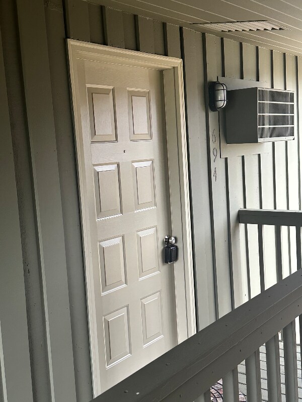 Building Photo - 5712 Shanty Creek Rd