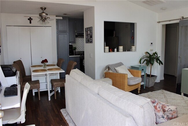 Building Photo - 18 Via Terrano