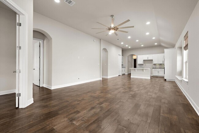 Building Photo - 2333 Legend Hill Dr