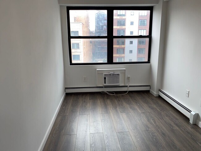 Building Photo - 200 Bowery