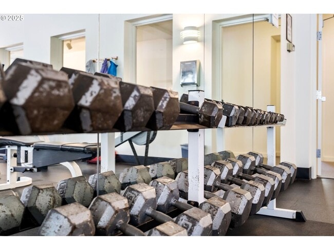 Building Photo - Rare 2 Bed 2 Bath + Loft Quintet Condo with Resort-Style Living in Portland’s West Hills