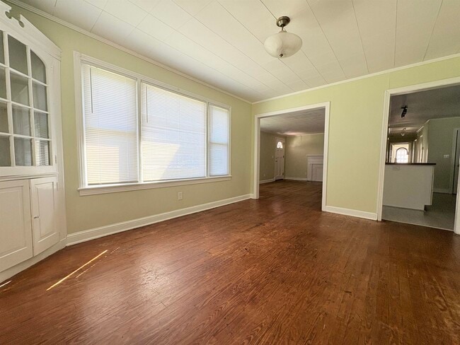 Building Photo - 3022 Livingston Rd