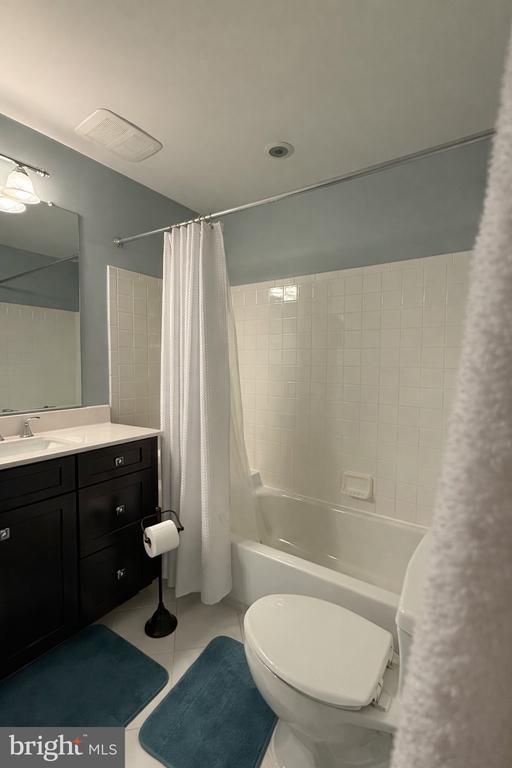 Building Photo - 20575 Snowshoe Square