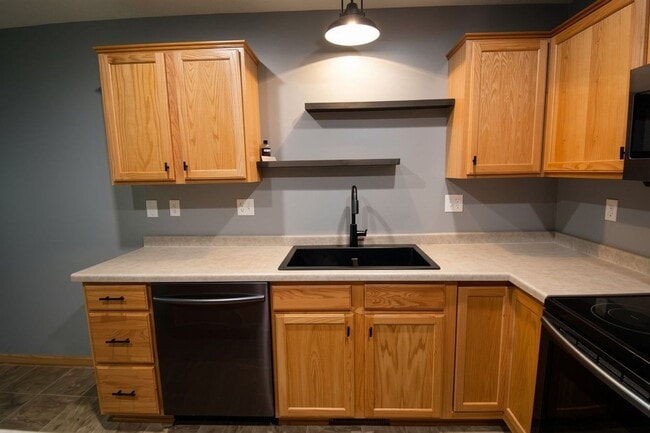 Building Photo - 3057 Venice Ln NW