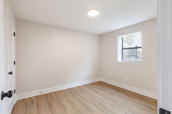 Building Photo - 396 Linden Ave NE