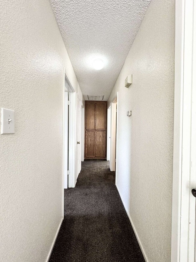 Building Photo - "Spacious 4-Bedroom Home in Yuma with 2 Full Baths!"