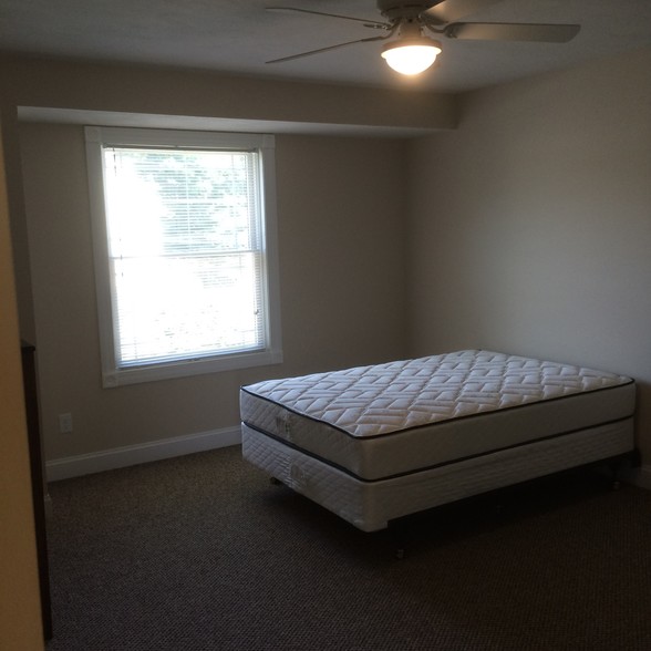 2nd floor bedroom - 91 Lincoln Ave