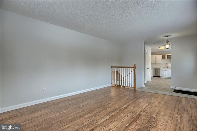 Building Photo - 164 N Fairville Ave