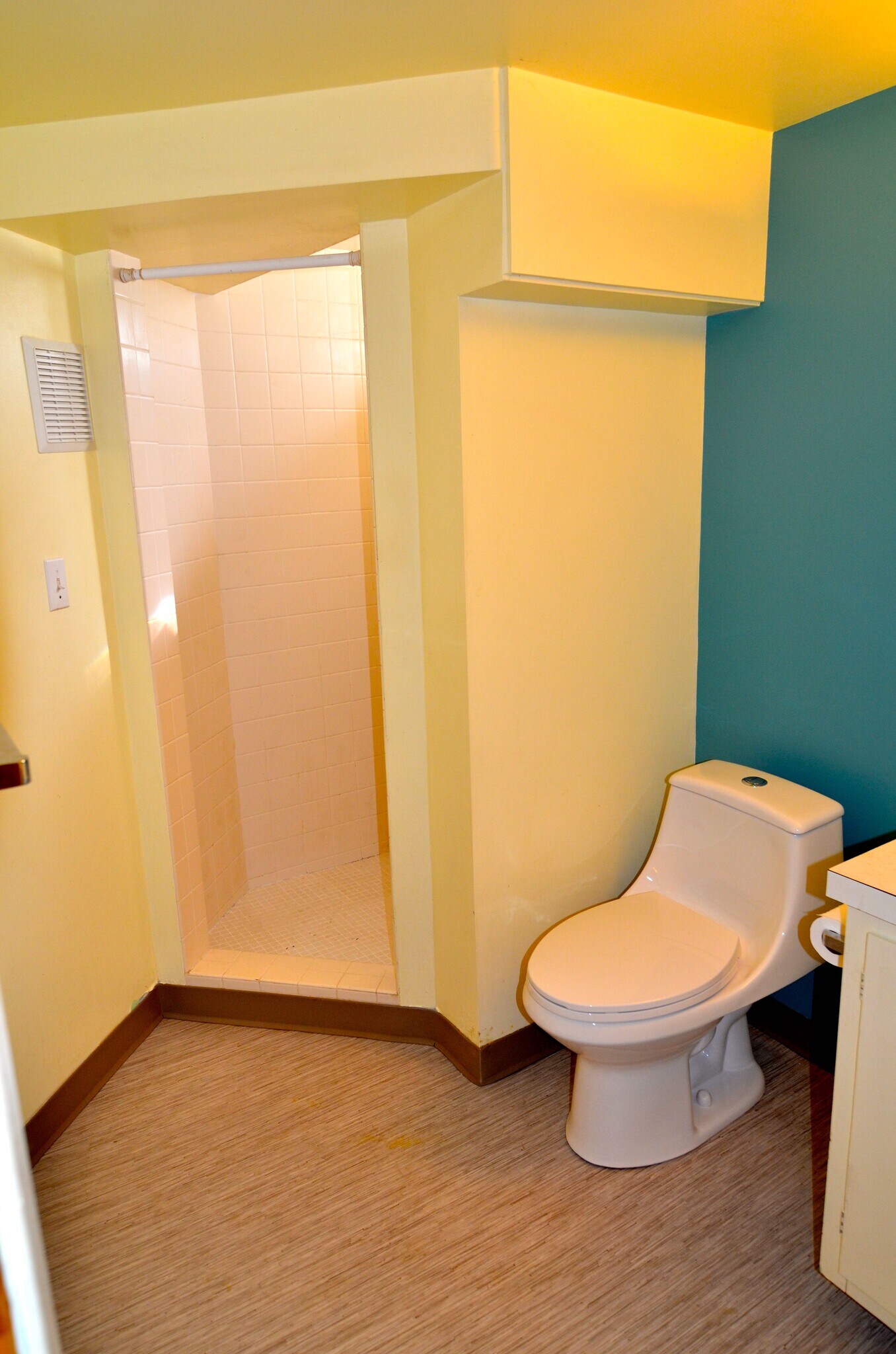 Building Photo - 1223 N 8th Ave