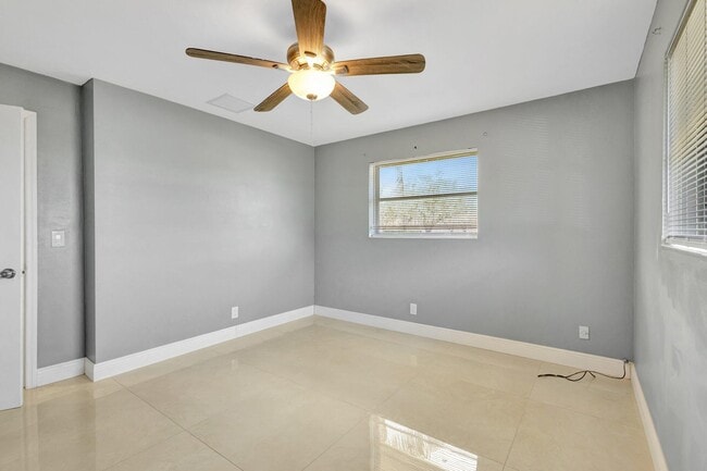 Building Photo - 212 Palmetto Dr