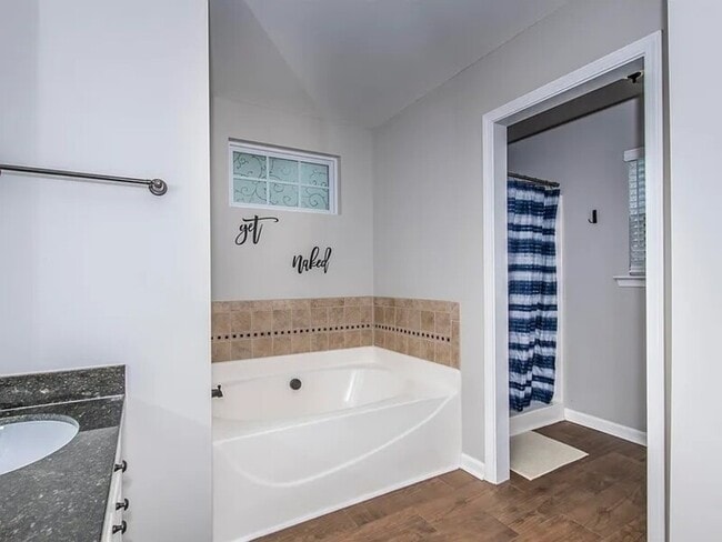 Building Photo - 450 Laurel Mist Ln