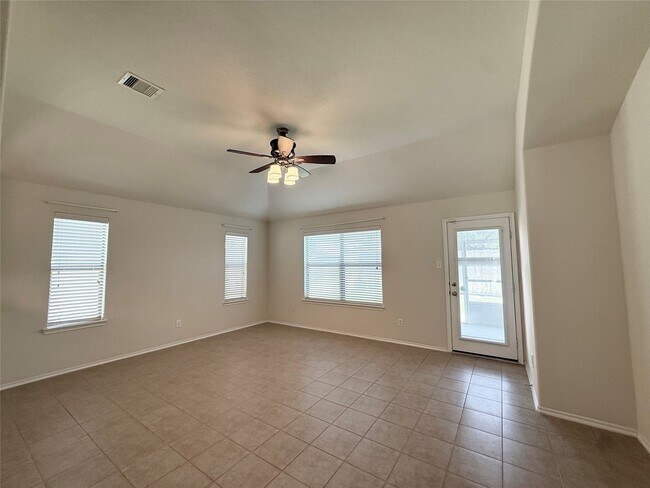 Building Photo - 24810 Lazy Tee Ln