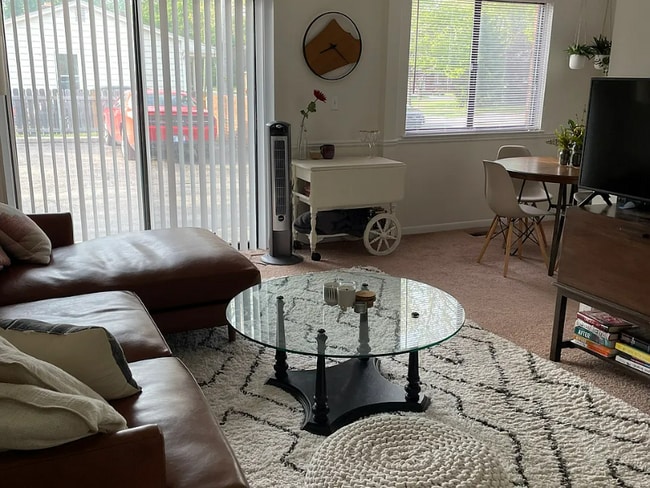 Building Photo - 1280 Dewey St