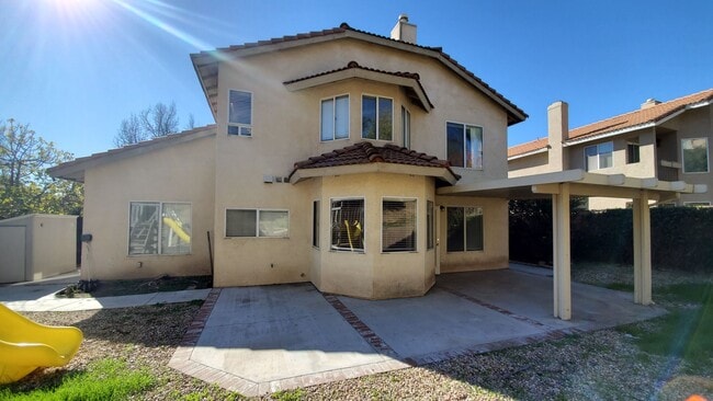 Building Photo - ( ( ( BEAUTIFUL 4 BEDROOM 3 BATH HOUSE!!! ...