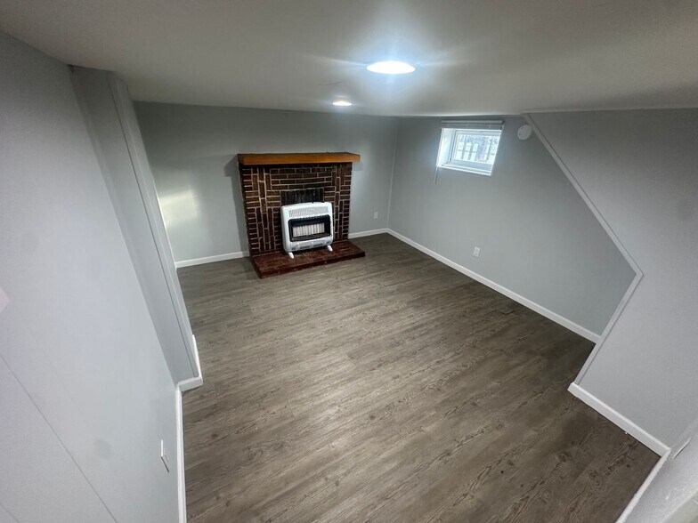 Building Photo - 2502 Oak St