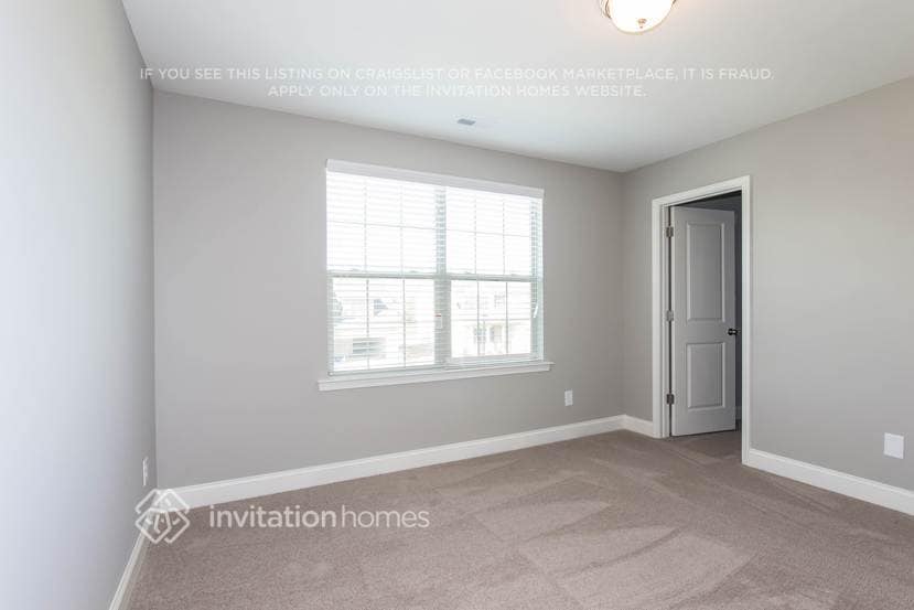 Building Photo - 5318 Roberta Crossing Dr