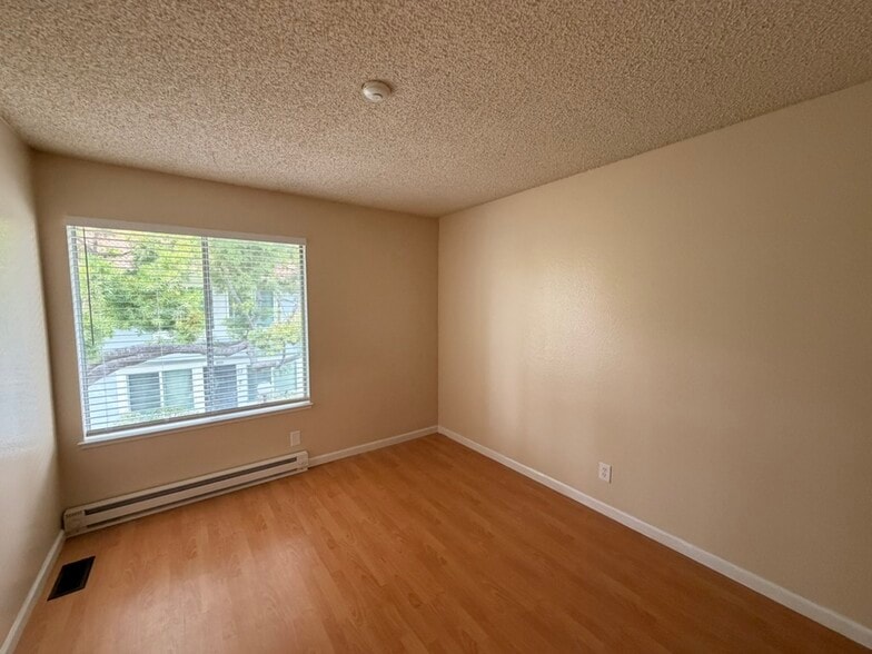 Building Photo - 5044 Bridgepointe Pl