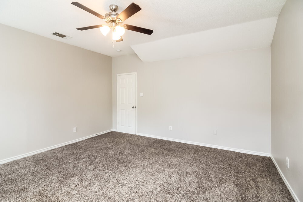 Building Photo - 1528 Warwick Dr