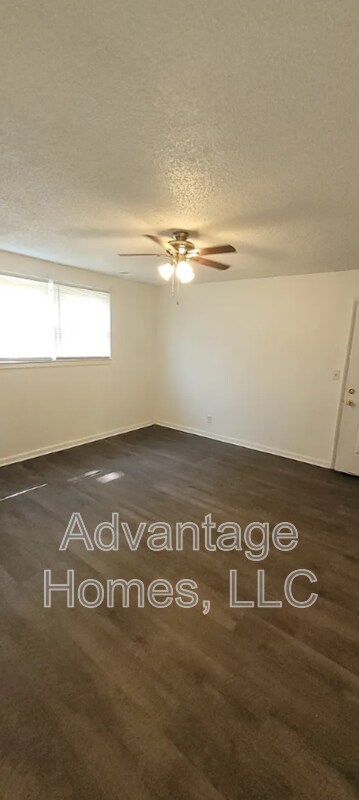 Building Photo - 720-726 N 70th St