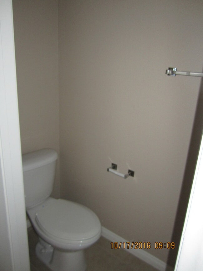Building Photo - Great 2 story home on a cul-de-sac
