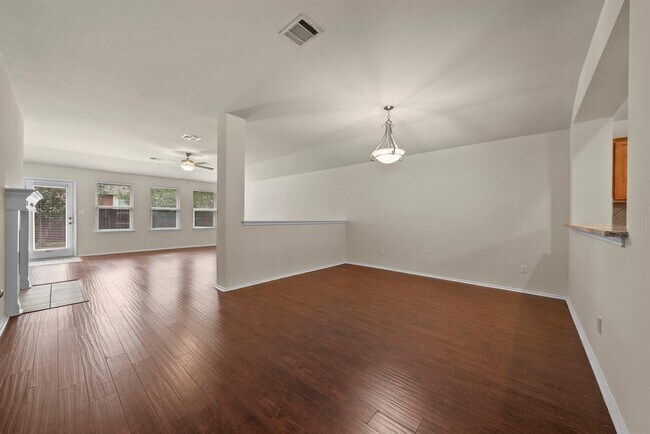 Building Photo - 9424 Castle Pines Dr