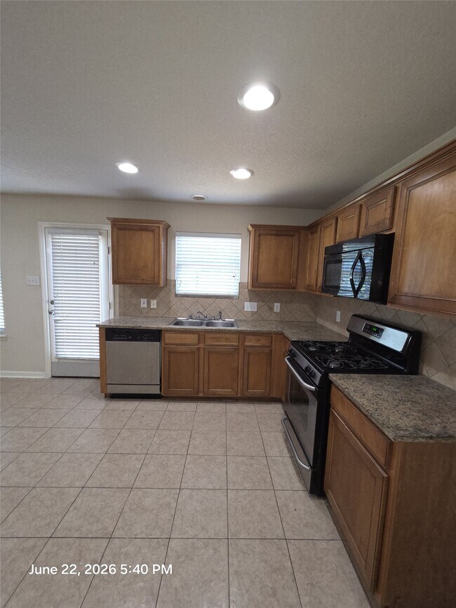 Building Photo - 17711 Barton Point Ln