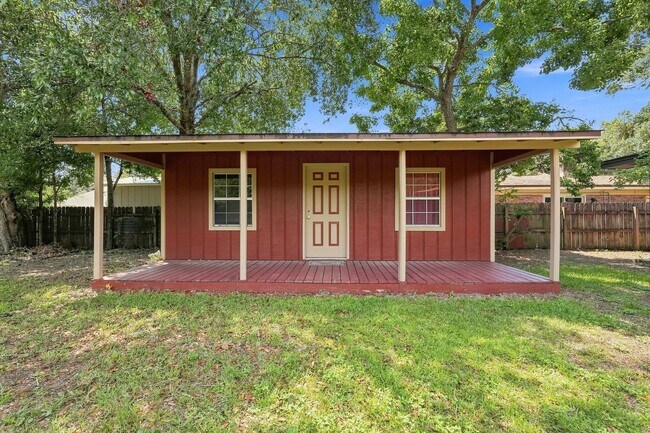 Building Photo - 1510 Royal Palm Dr