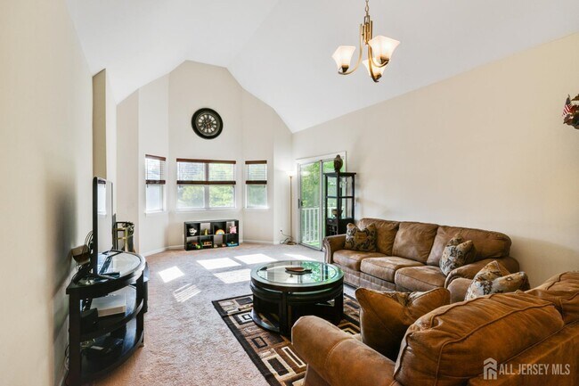 Building Photo - 28 Kensington Dr