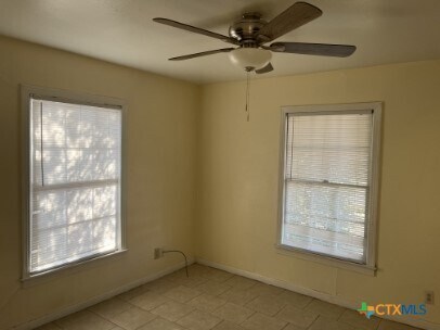 Building Photo - 805 W Kern Rd