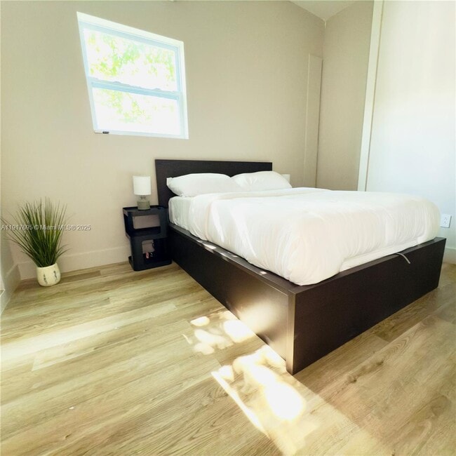 Building Photo - 220 NW 126th St