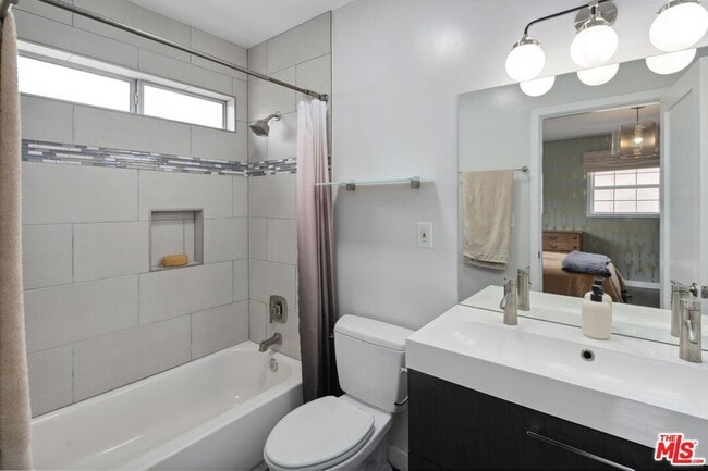 Building Photo - 3836 Seneca Ave