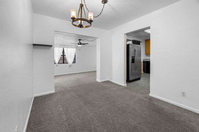 Building Photo - 435 Argyle Ct