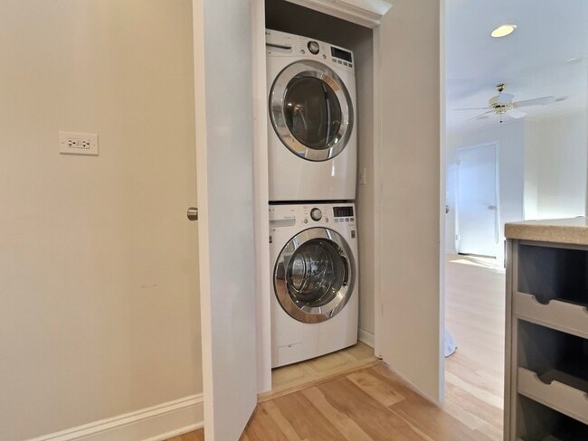 Building Photo - 2946 Knollwood Ln