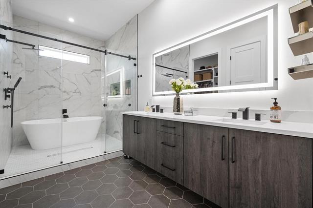 Building Photo - 4029 Ivanhoe Ln