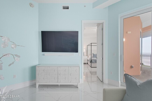 Building Photo - 200 Ocean Crest Dr