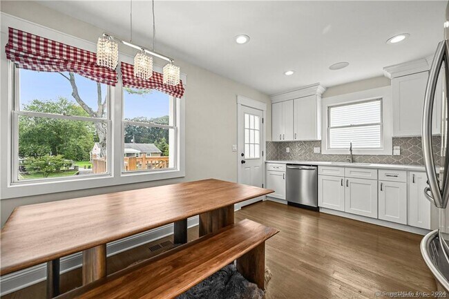 Building Photo - 54 Dunn Ave