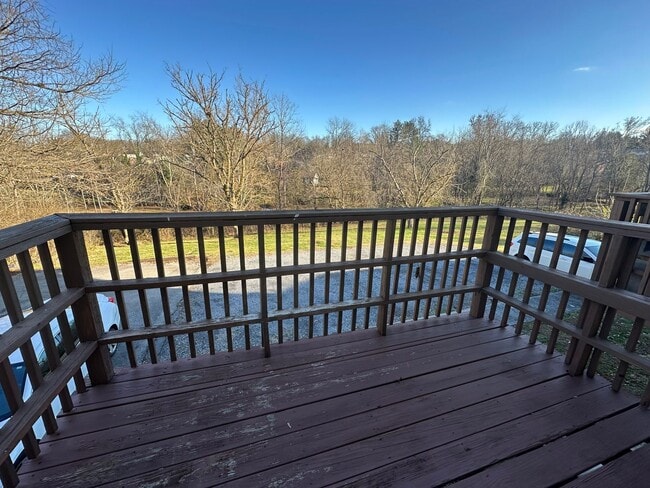 Building Photo - 2 Bedrooms 1.5 baths Townhouse, Kingsport TN