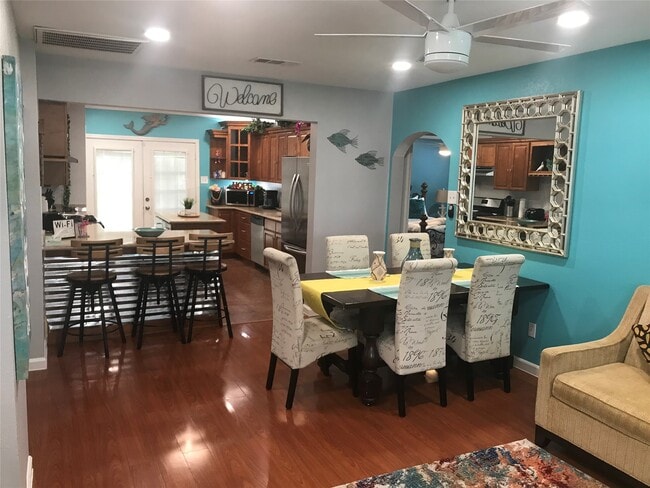 Building Photo - 2319 56th St