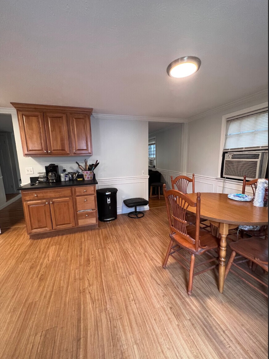 Building Photo - 117 Cowing St