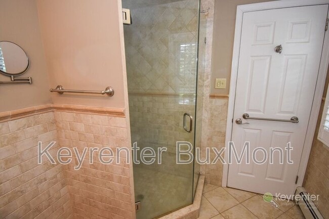 Building Photo - 5 Cedar Woods Dr