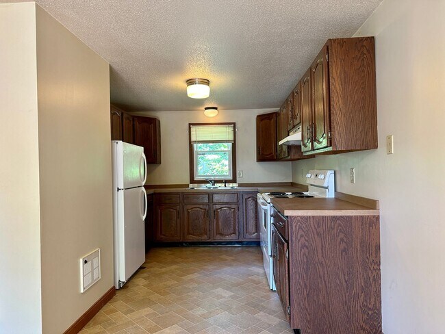 Building Photo - 2 br, 1 bath House - 56 A Stillwater Rd.