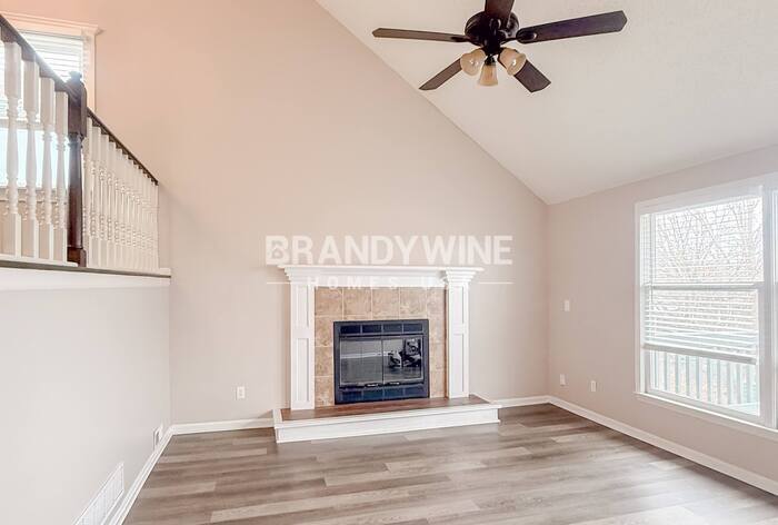 Building Photo - 105 Sumac St