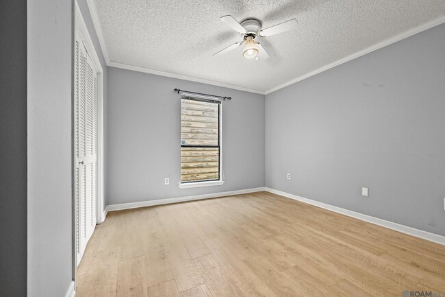 Building Photo - 5952 Fort Clarke Dr N