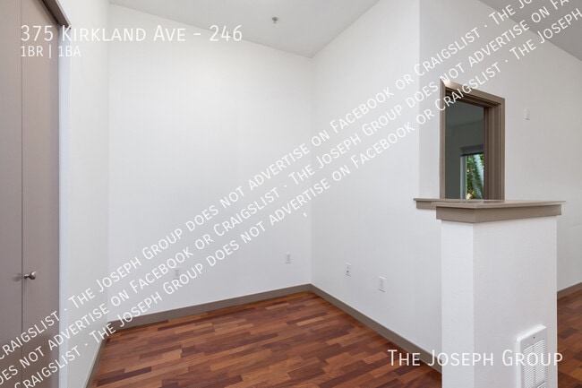 Building Photo - 375 Kirkland Ave