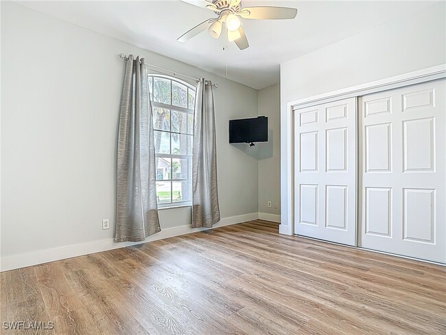 Building Photo - 351 Pindo Palm Dr
