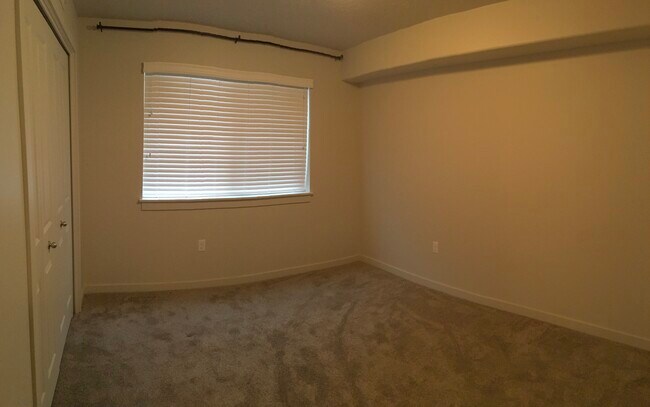 Building Photo - 1004 N 1090 W