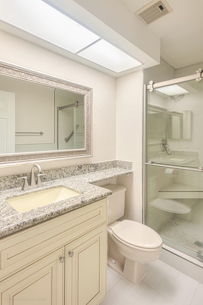 Building Photo - 7535 La Paz Blvd