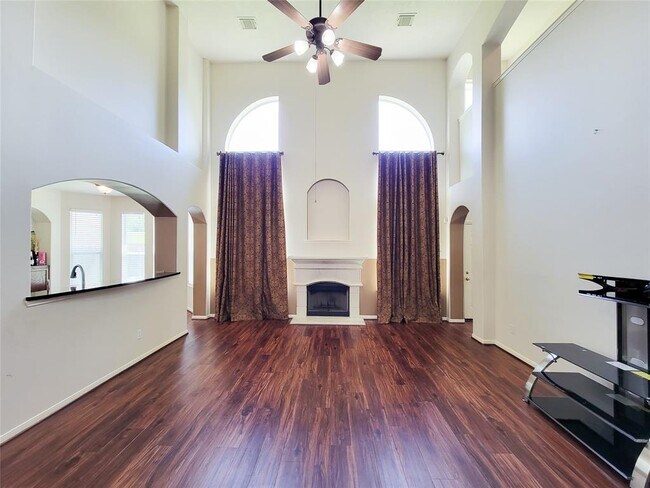 Building Photo - 2326 Summer Wind Dr