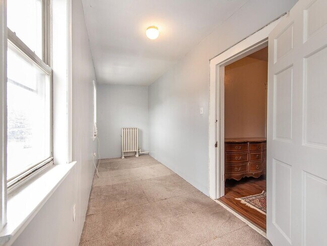 Building Photo - 3-Bed in the Heart of New Brunswick!"