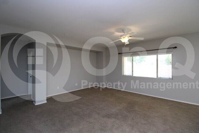 Building Photo - 2749 E Rakestraw Ln